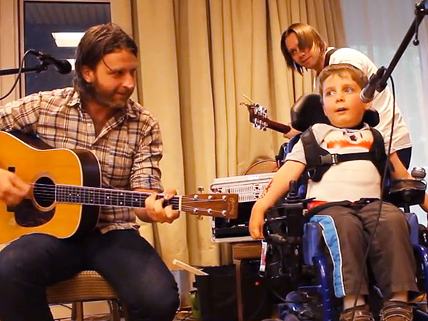 Fifth-Grade Hero Saves Friend's Life (and 3 Other Inspiring Stories You Missed This Week)| Dogs, Heroes Among Us, Good Deeds, Real People Stories