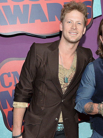 Grading the Belt Buckles at the 2014 CMT Music Awards| Florida Georgia Line, CMT Music Awards 2014, Country, Hunter Hayes, Jason Aldean, Vince Neil, CMT