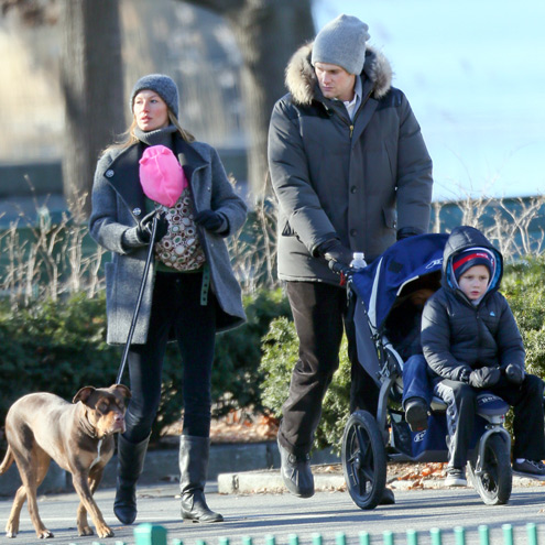 Морозная прогулка Жизель Бундхен с семьей: найди 3 детей на картинке