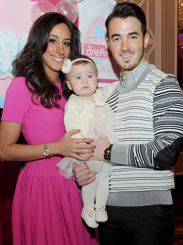 Kevin Jonas Celebrates Daughter Alena’s First Birthday: PHOTOS – Moms