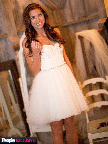 Soccer Stars Alex Morgan and Servando Carrasco Wed (PHOTOS)| Couples, Marriage, Weddings, Alex Morgan