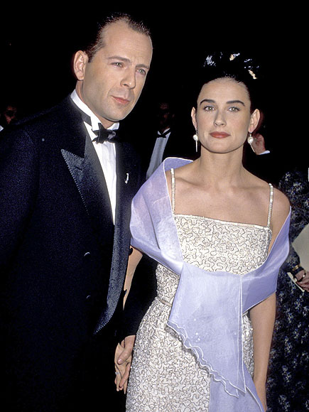 Golden Globes Flashback: See the Fashions, Perms and Celebrity Couples from 1990's Big Show| Golden Globes, Julia Roberts, Neil Patrick Harris, Tom Cruise