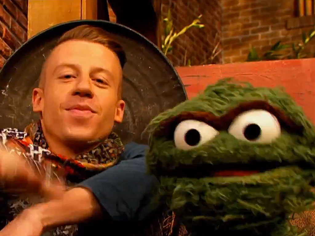 Macklemore Performs 'Thrift Shop' on 'Sesame Street' with Oscar the ...
