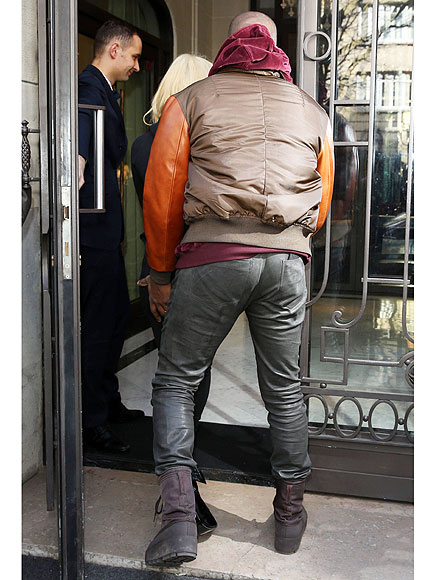 Kim Kardashian And Kanye West S Pda In Paris March 2015 Photo