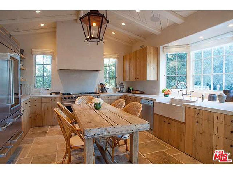 Tom Cruise Is Selling His L.A. Compound for Nearly $13 Million (PHOTOS)| Celeb Real Estate, Tom Cruise
