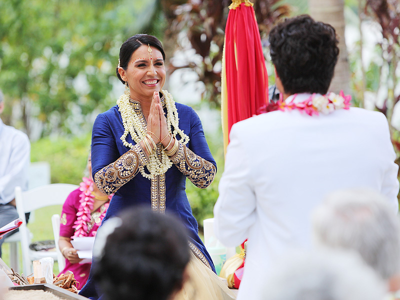 Tulsi Gabbard: U.S. Rep Weds In Hawaii In Vedic Hindu Ceremony : People.com