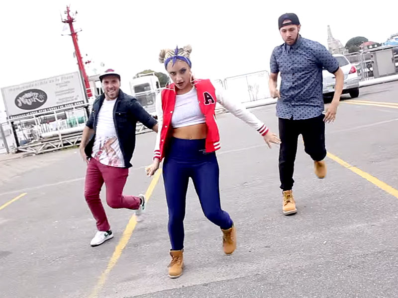 This 'Uptown Funk' Dance Might Be the Best One Yet (VIDEO) - People Magazine