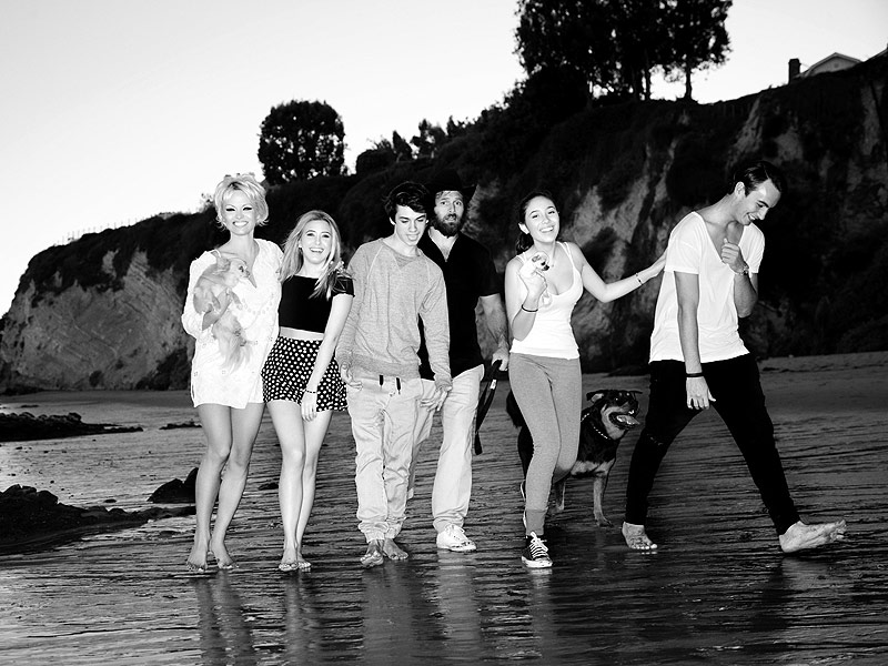 Pamela Anderson Divorce: 'She Is Still Devastated,' Source Says| Breakups, Divorced, Pamela Anderson, Rick Salomon