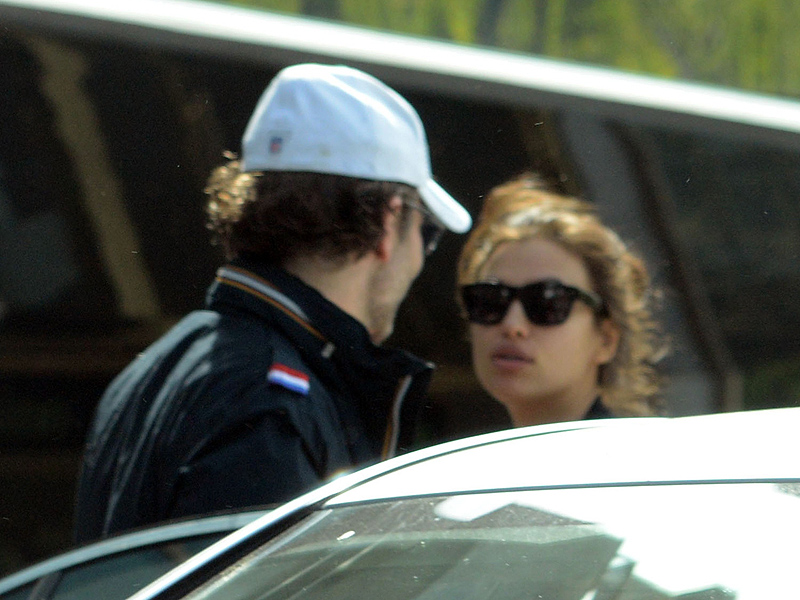 Bradley Cooper and Irina Shayk Share a Kiss in London| Couples, Bradley Cooper, Irina Shayk