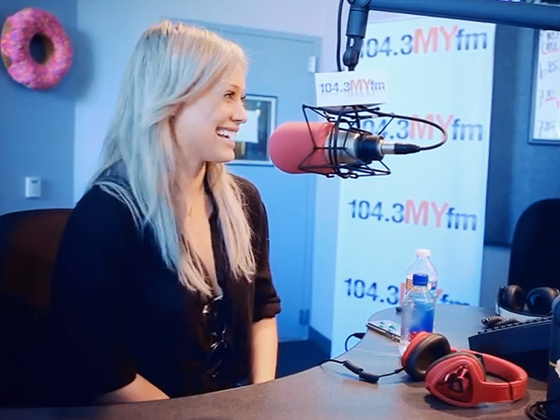 How Hilary Duff Experiences Tinder vs. the Reality of Tinder: An Investigation| Hilary Duff