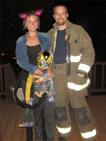 Taylor Swift Donates $15,000 to Firefighter Who Saved Own Family| Taylor Swift