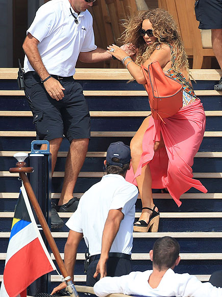 Ouch! Mariah Carey Falls While Stepping Off Billionaire Boyfriend's Yacht| Couples, Music News, Mariah Carey