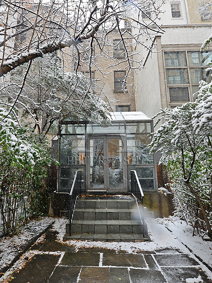 That Audrey Aura: Breakfast at Tiffany's Brownstone Sells for $7.4 Million| Celeb Real Estate, Breakfast at Tiffany's, Movie News, Audrey Hepburn