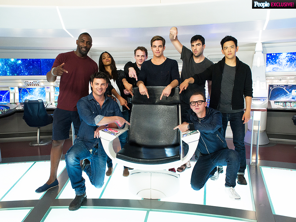 Star Trek Beyond: Idris Elba Photo on Set with Chris Pine, Zoe Saldana