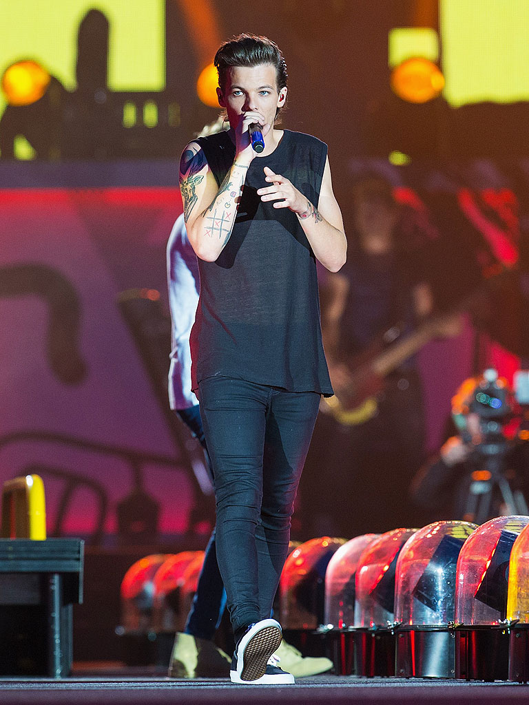 One Direction&#39;s Louis Tomlinson Baby: Thanks Fans After First Concert : 0