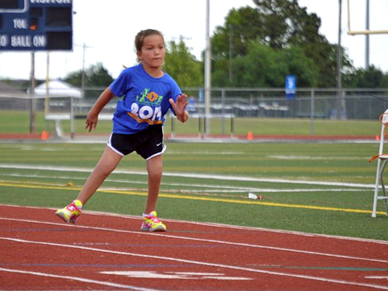 Texas Girl Born with Rare Bone Disorder Raises $11,000 on Her Birthday for the Hospital That Helped Her Walk| Medical Conditions, Good Deeds, Real People Stories