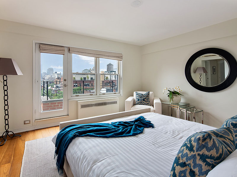 Julia Roberts Puts N.Y.C. Apartment on the Market for $4.5 Million: Take a Peek Inside| Celeb Real Estate, Julia Roberts