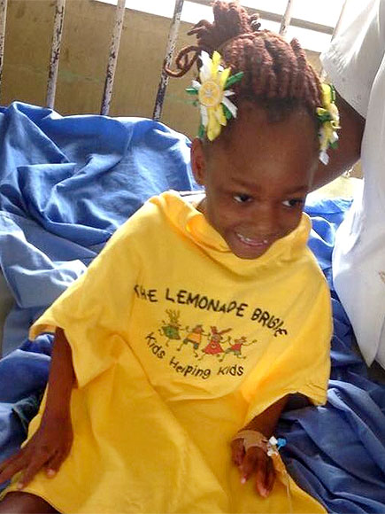 Illinois Girls' Lemonade Stand Raises Over $37,000 to Help Kids in Need| Heroes Among Us, Good Deeds, Real People Stories, Real Heroes