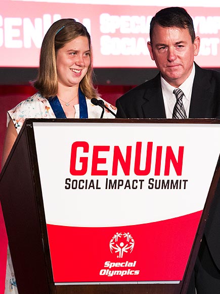 Teen with Cerebral Palsy Advocates for Children Around the World: 'I Just Don't Think About My Disability'| Personal Success, Real People Stories
