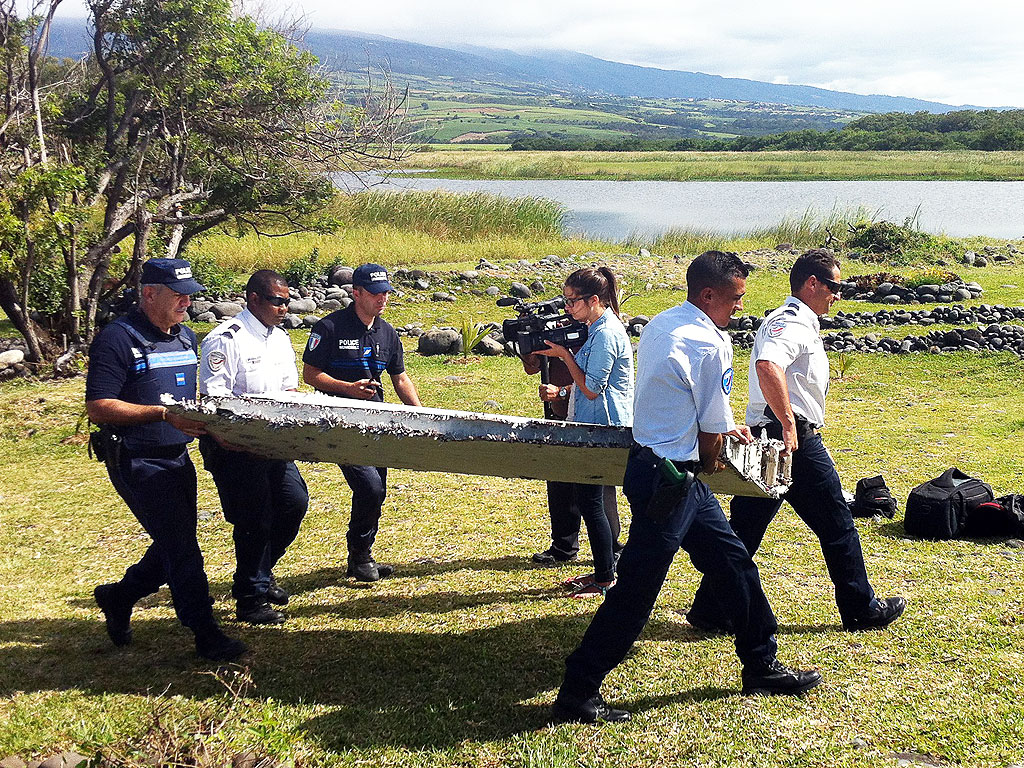 Frustrated Relatives of MH370 Passengers Demand Answers as More Aircraft Debris Is Found on Réunion Island| Malaysia Airlines Flight 370, Real People Stories