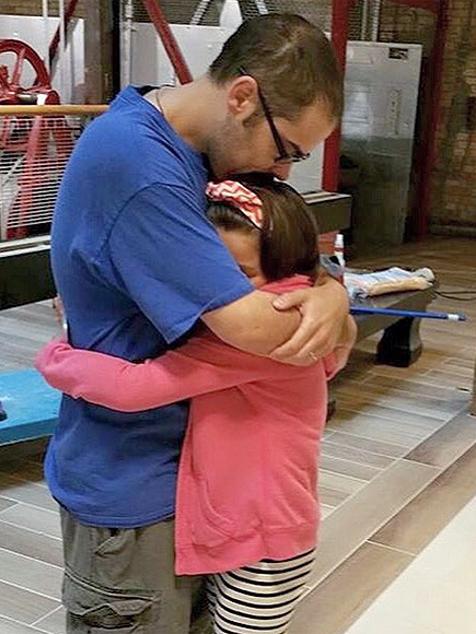 9-Year-Old Leukemia Survivor Reunites with Stranger Whose Bone Marrow Donation Saved Her Life| Medical Conditions, Good Deeds, Real People Stories, Real Heroes