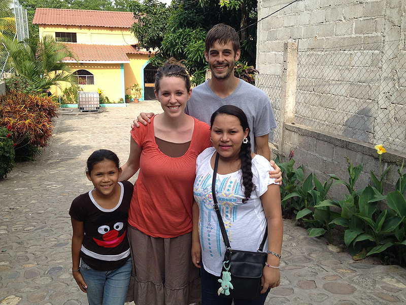 Inside Jill Duggar Dillard And Husband Dericks Life In El Salvador