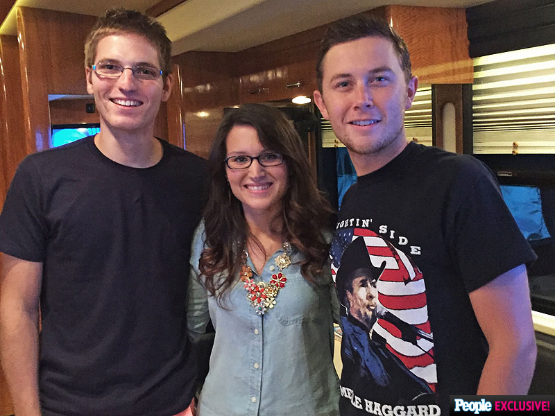 How Scotty McCreery Helped a Fan Propose to His Long-Distance Girlfriend| Engagements, Marriage, Country, Scotty McCreery