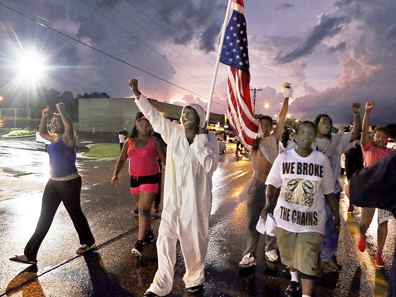 Dozens Arrested on Fourth Night of Ferguson Protests as Armed 'Oath Keepers' Inflame Tensions| Crime & Courts, True Crime, Michael Brown