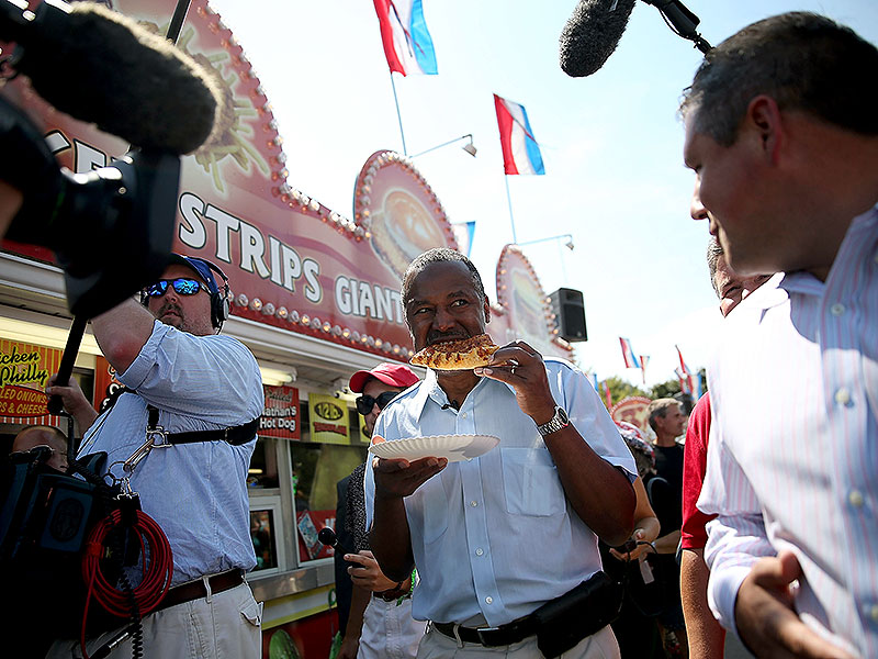 The Presidential Candidates Are Chowing Down at the Iowa State Fair: Here's What They're Eating| 2016 Presidential Elections, politics, Donald Trump, Hillary Rodham Clinton, Jeb Bush