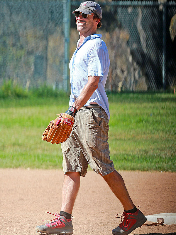 Jon at Bat! Hamm Plays a Pickup Game of Baseball in Los Angeles Following His Big Emmy Win| TV News, Jon Hamm