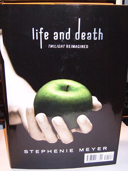 Stephenie Meyer Says New Twilight Novel Is Just Bonus Material: 'This Is Not a Real Book, and I Am Totally Aware'| Twilight, Twilight, News, The Twilight Saga, Books, Movie News, Stephenie Meyer