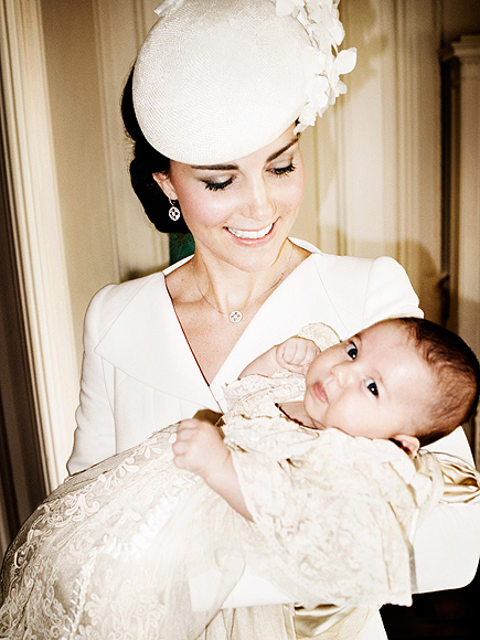 See Princess Charlotte, Prince George, Princess Kate and Prince William in Their Most Perfect Family Photo Yet (Plus 3 More Amazing Pictures!)| The British Royals, The Royals, Kate Middleton, Prince William, Princess Charlotte