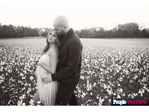 Jana Kramer Poses In Breathtaking Pregnancy Photo Shoot