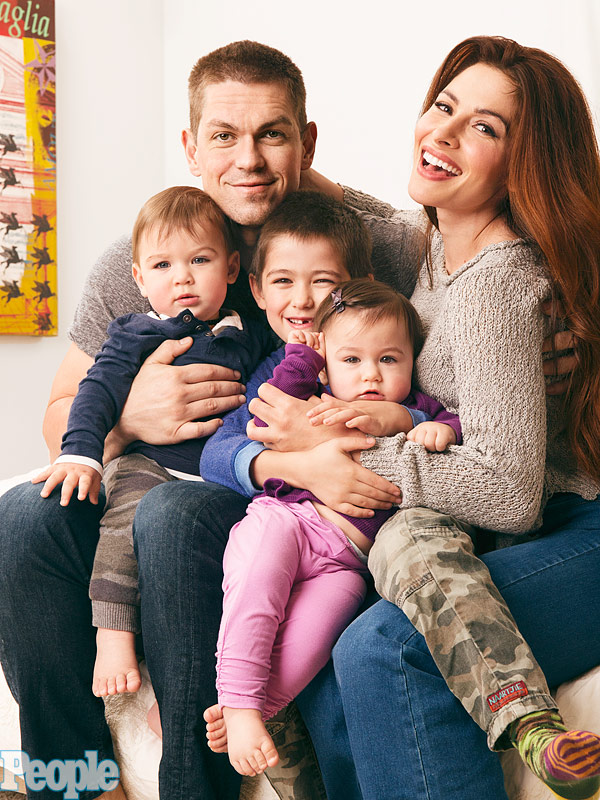 Steve Howey Sarah Shahi twins Violet Knox family photo