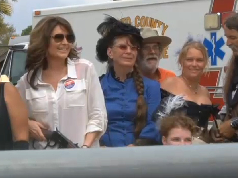 'Thank You Guys for Your Prayers': Sarah Palin Makes One Last Stump for Trump Before Returning Home Following Husband Todd's Accident| 2016 Presidential Elections, Presidential Elections, People Scoop, Donald Trump, Sarah Palin