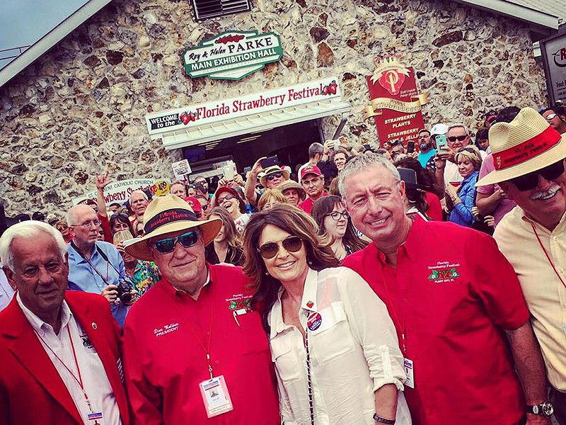 'Thank You Guys for Your Prayers': Sarah Palin Makes One Last Stump for Trump Before Returning Home Following Husband Todd's Accident| 2016 Presidential Elections, Presidential Elections, People Scoop, Donald Trump, Sarah Palin