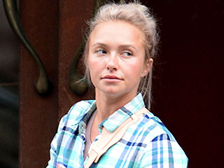 Hayden Panettiere Steps out Without Her Engagement Ring After Seeking Help for Postpartum Depression