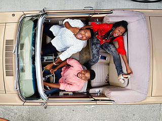 How Does Anthony Anderson Bond with His Kids? Videos, Memes and Parties in the Carpool Lane