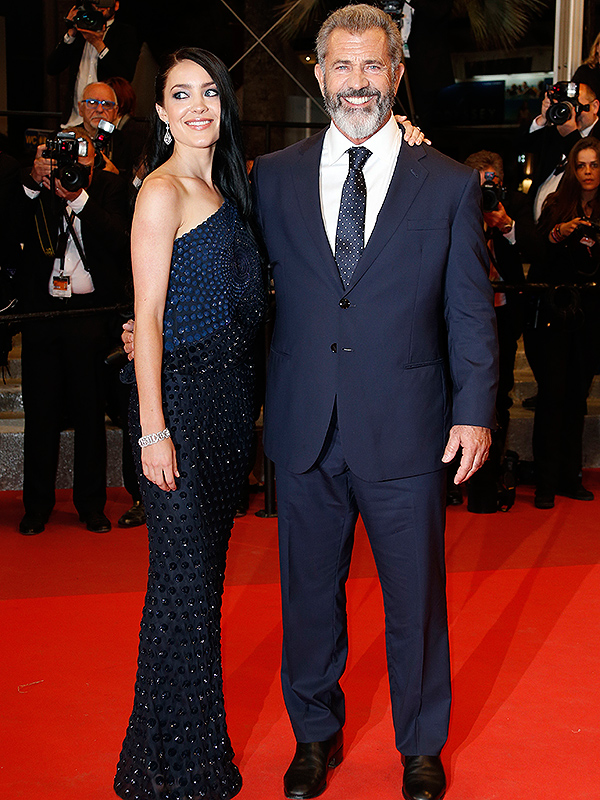 Mel Gibson girlfriend Rosalind Ross pregnant