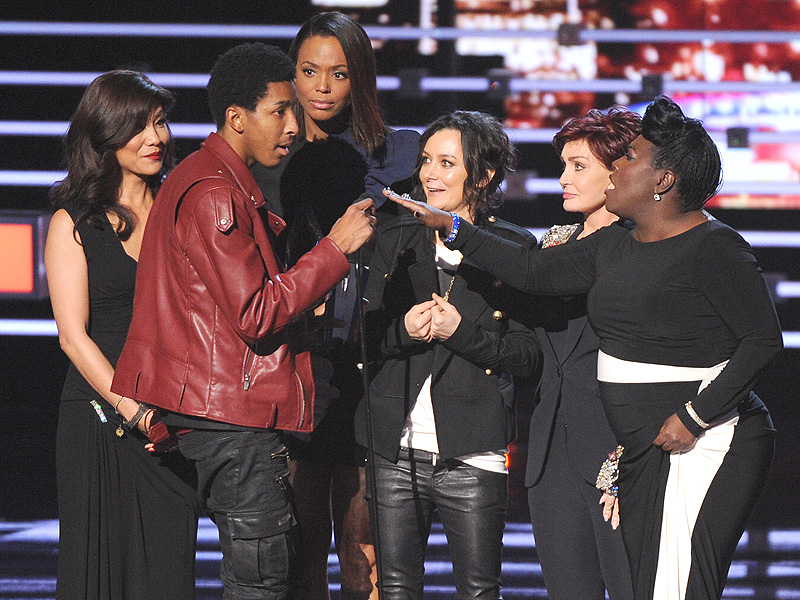 Watch Sharon Osbourne Give the Boot to a Serial Party Crasher Who Tried to Steal the Show at People's Choice Awards| People's Choice Awards, Kanye West, Sharon Osbourne