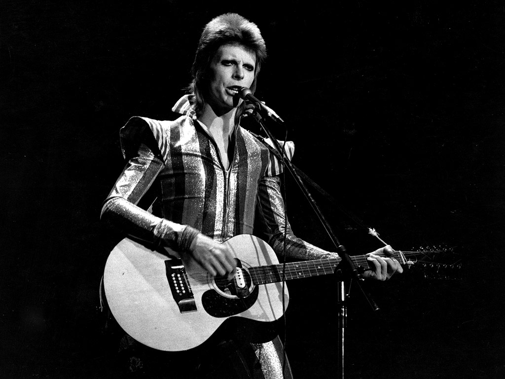 David Bowie Dead at 69 After 'Courageous 18-Month Battle with Cancer'| Death, Music News, David Bowie