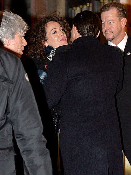 Leonardo DiCaprio Kisses Lucky Female Fan in Rome, Giving Hope to Women Everywhere| Academy Awards, Golden Globe Awards 2016, Golden Globes, Oscars 2016, Movie News, Leonardo DiCaprio