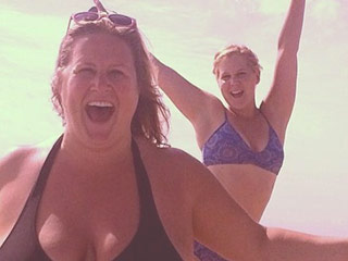 Is Amy Schumer Cracking Jokes About Taylor Swift's 'Thigh Gap'?