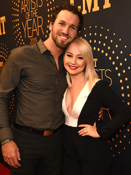 Voice Alum RaeLynn Marries Joshua Davis| Marriage, Weddings, The Voice