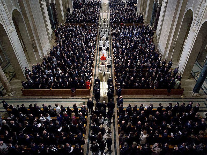 Thousands Pay Respects to Supreme Court Justice Antonin Scalia at Washington, D.C., Funeral| Politics, Barack Obama, Joe Biden