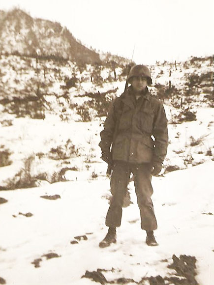 The Internet Is Losing It Over Photo of Handsome War Veteran – See the 'Happily Married' Man Today!| Real People Stories, The Daily Smile, Military and Soldiers