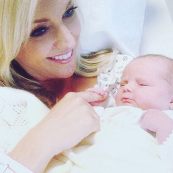 Make Room on the Curvy Couch! Ainsley Earhardt Debuts on Fox & Friends| Fox