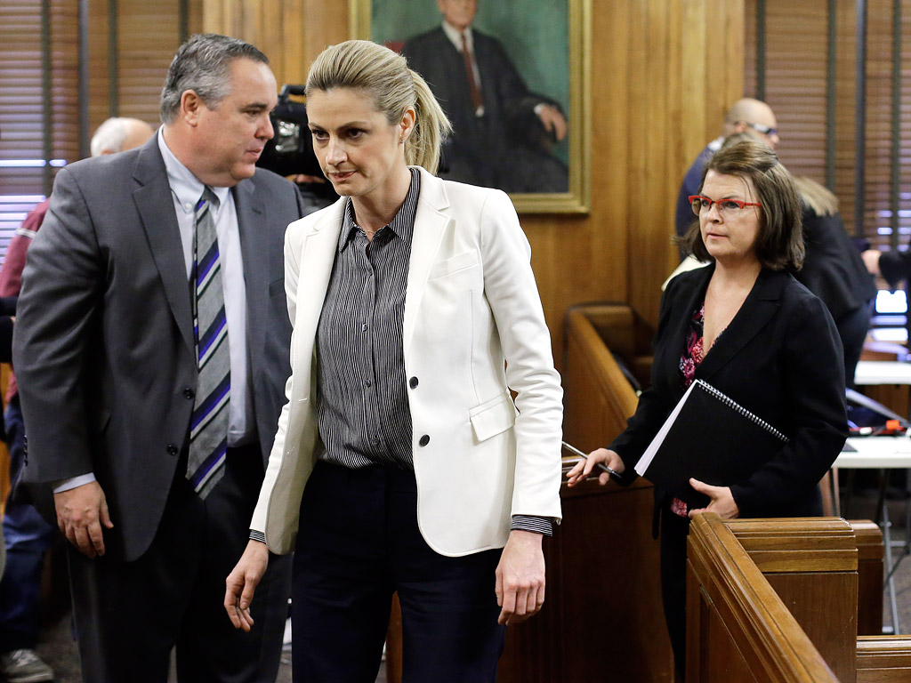 Erin Andrews Trial: Defense Says Stalker, Not Hotel, At Fault for Secretly Recorded Nude Video| Crime & Courts, True Crime, People Scoop
