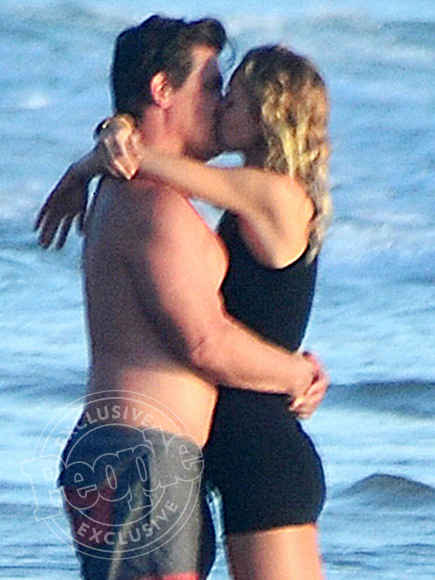 Josh Brolin Packs on the PDA During Romantic Beach Day with Fiancée Kathryn Boyd| Movie News, Josh Brolin
