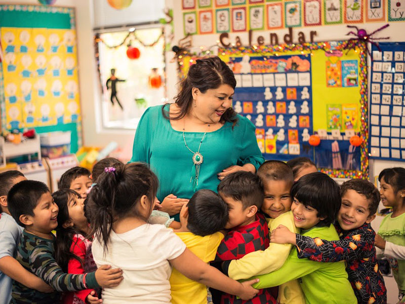 Celebrities Unite! 50 Actors, Athletes and CEOs Sponsor Massive Surprise Flash-Funding for Classrooms| The Daily Smile, Anna Kendrick, Ashton Kutcher, Carmelo Anthony, Gwyneth Paltrow, Samuel L. Jackson, Serena Williams, Seth Rogan, Sheryl Sandberg